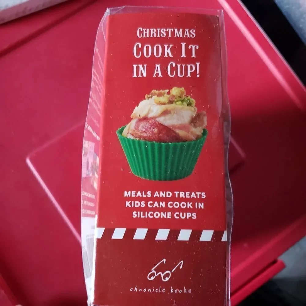 Christmas cook it in a cup bake set New in box